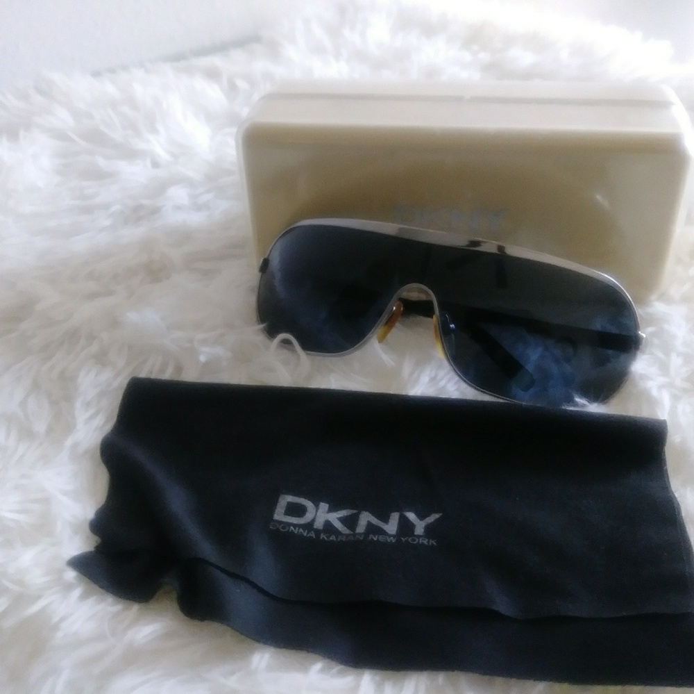 DKNY Women's Dark SunglassesDY 5033 1003/87